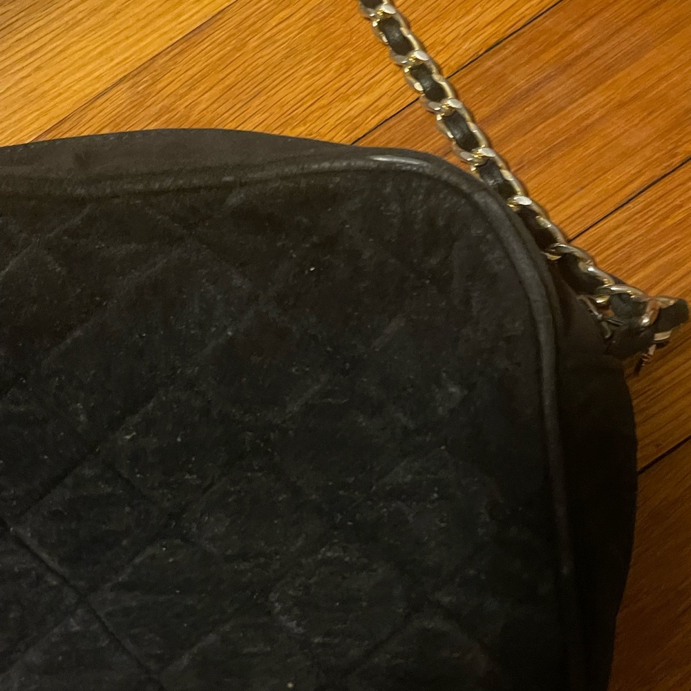 CHANEL Black Quilted Bag - Picture 3 of 14